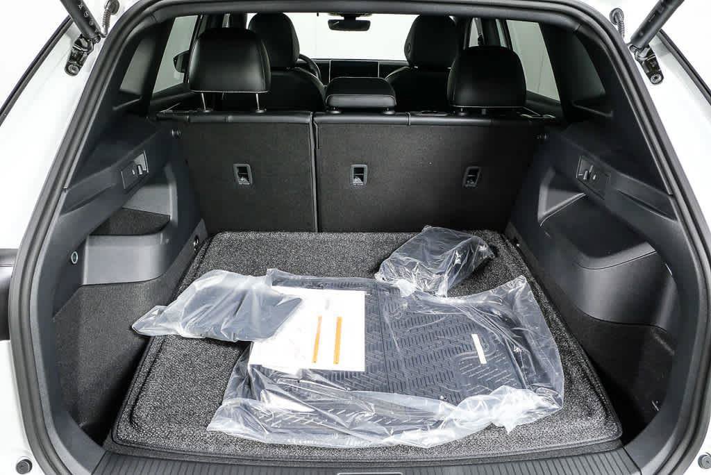 New 2026 Volkswagen Tiguan SE R-Line FWD image 34