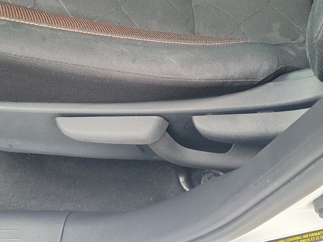 Used 2020 Nissan Kicks SR FWD image 17