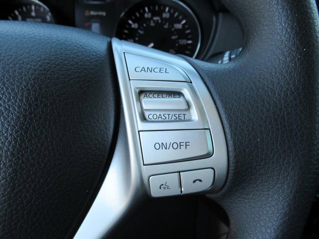 Used 2015 Nissan Rogue SV image 21