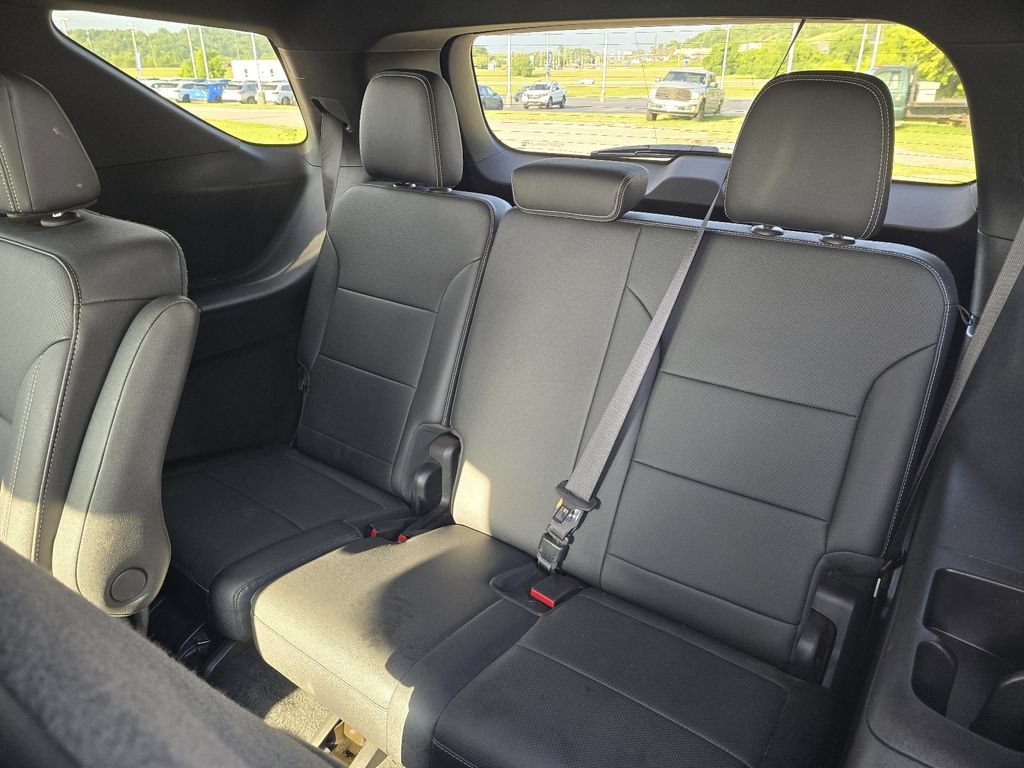 Used 2026 Chevrolet Traverse LT FWD image 11
