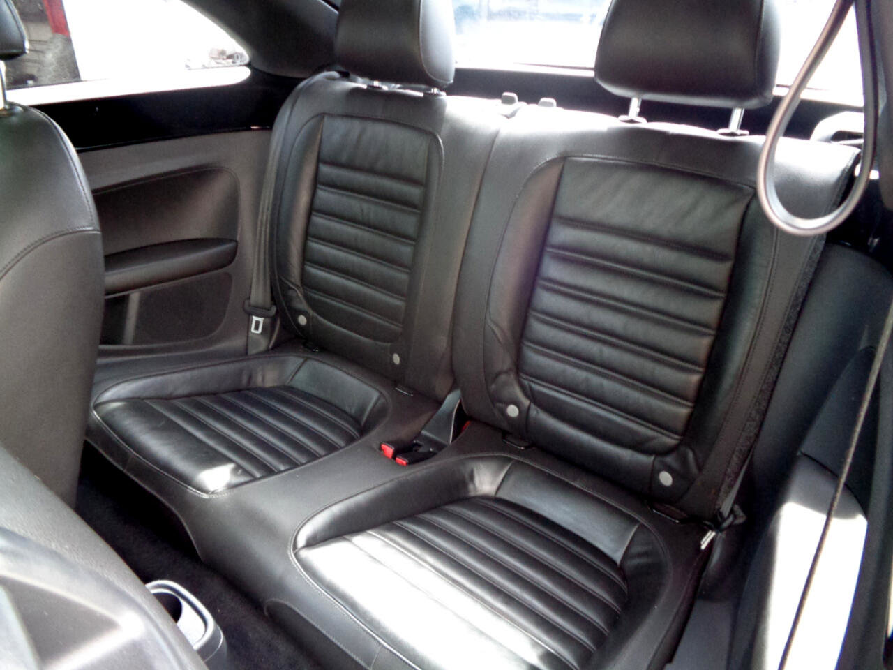 Used 2012 Volkswagen Beetle 2.0T image 25