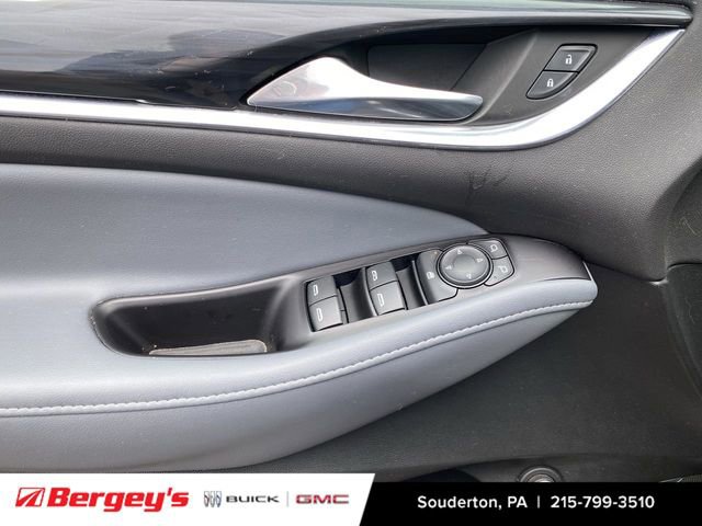 Used 2020 Buick Enclave Essence w/ Sound and Sites Package FWD image 27