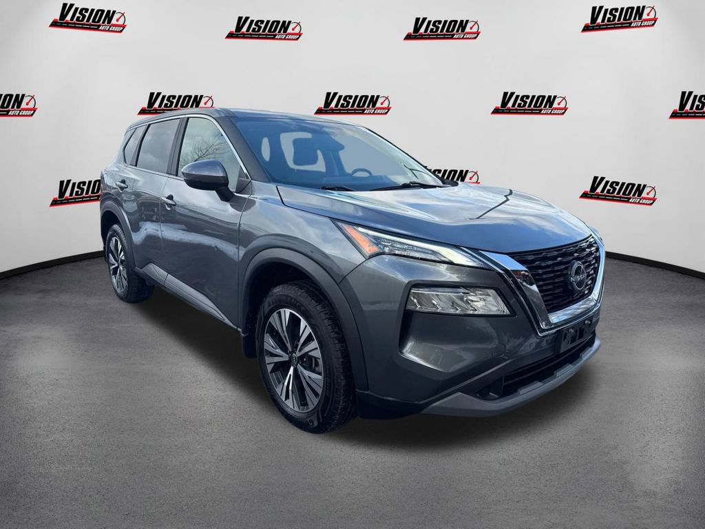 Used 2023 Nissan Rogue SV image 3