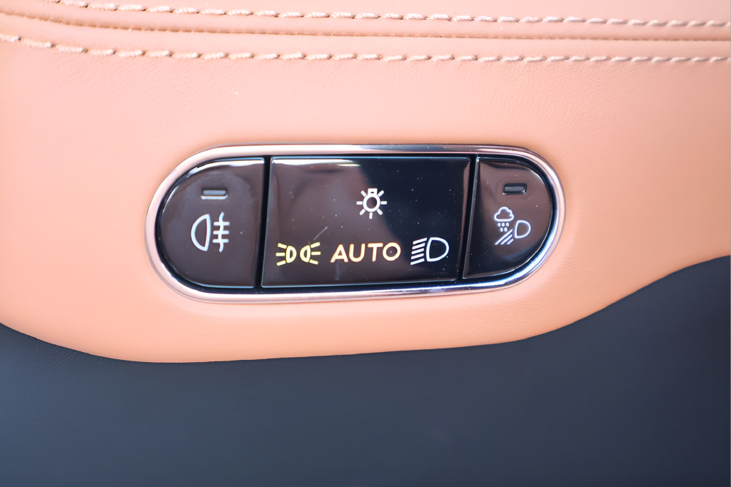 New 2026 Bentley Continental GT Azure AWD/4WD image 28