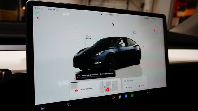 Used 2024 Tesla Model Y Long Range image 13
