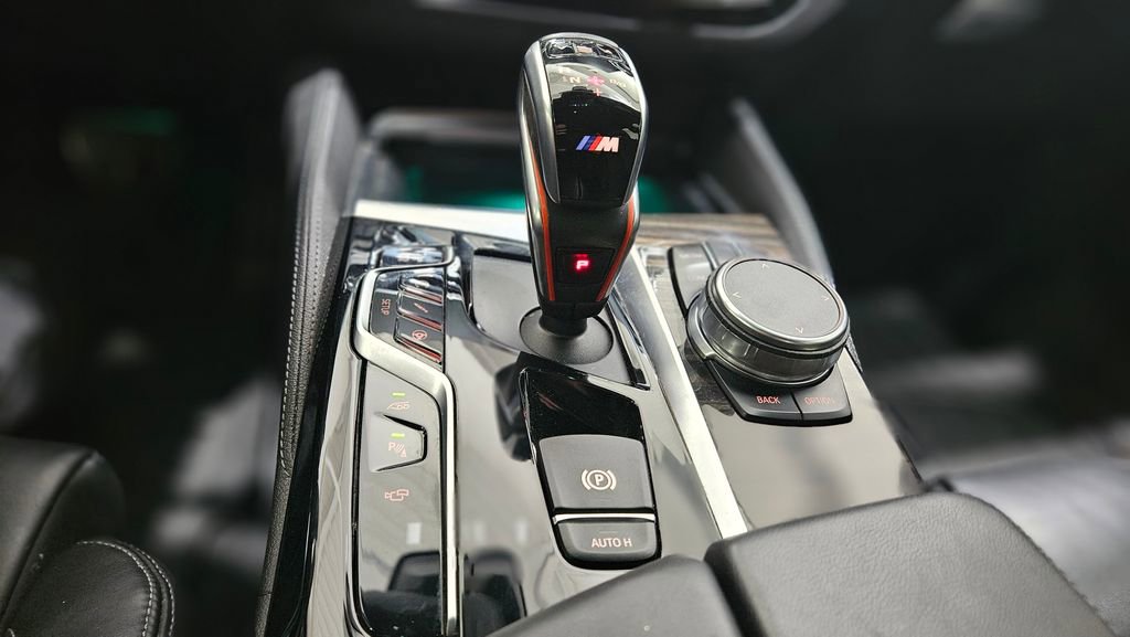 Used 2018 BMW M5 w/ Executive Package image 34