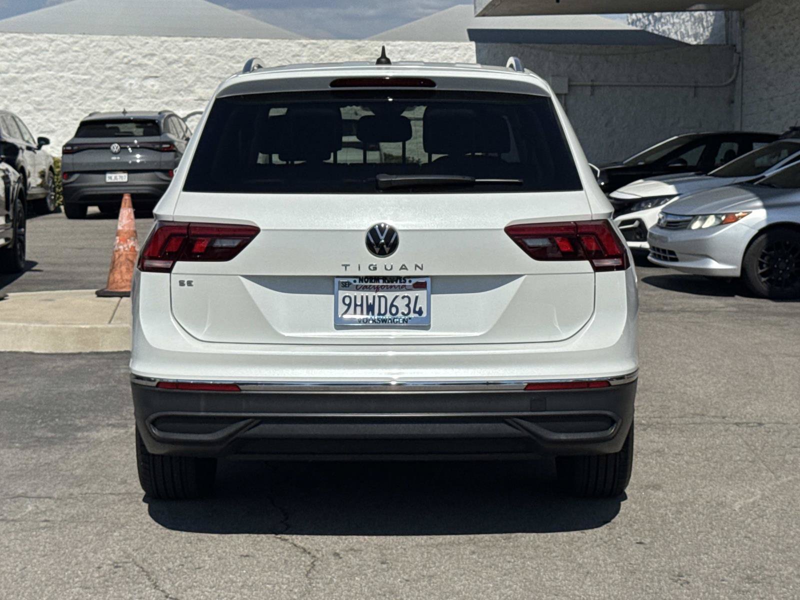 Certified 2023 Volkswagen Tiguan SE w/ Panoramic Sunroof Package FWD image 4
