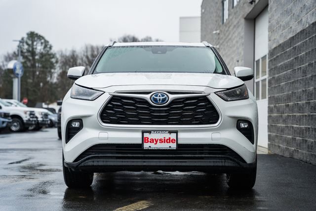 Used 2022 Toyota Highlander XLE image 3