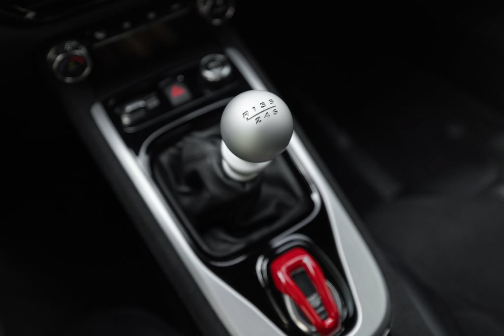 Used 2025 Lotus Emira RWD image 31