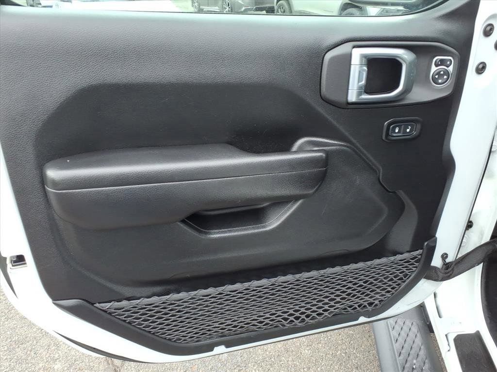 Used 2021 Jeep Gladiator Willys image 20