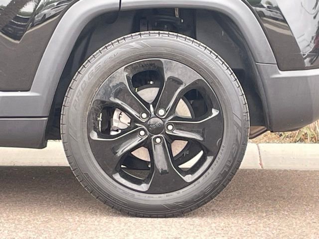 Used 2020 Jeep Compass Latitude FWD image 19