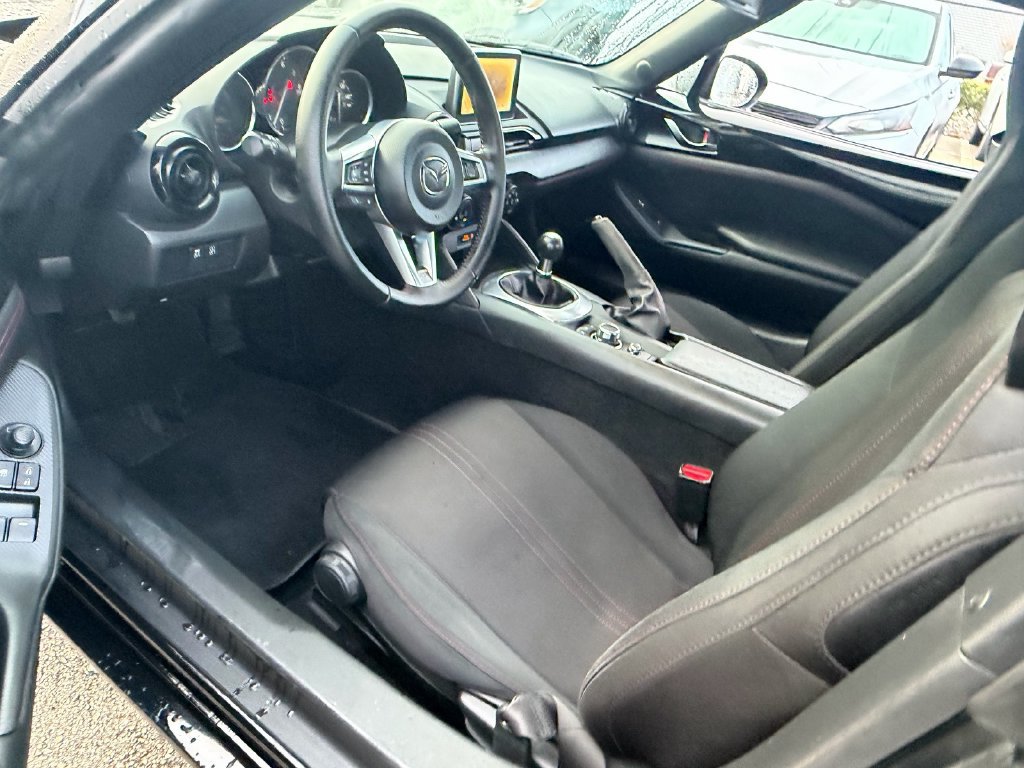 Used 2016 MAZDA MX-5 Miata Club RWD image 11