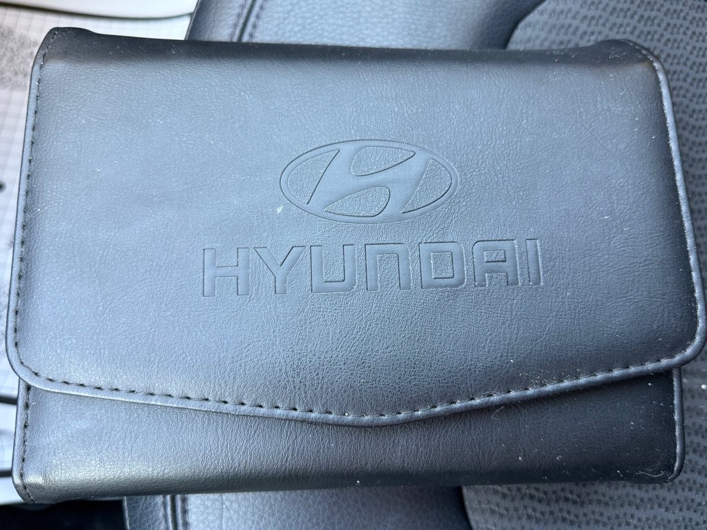 Used 2010 Hyundai Tucson GLS w/ Popular Equipment Pkg 2 FWD image 12