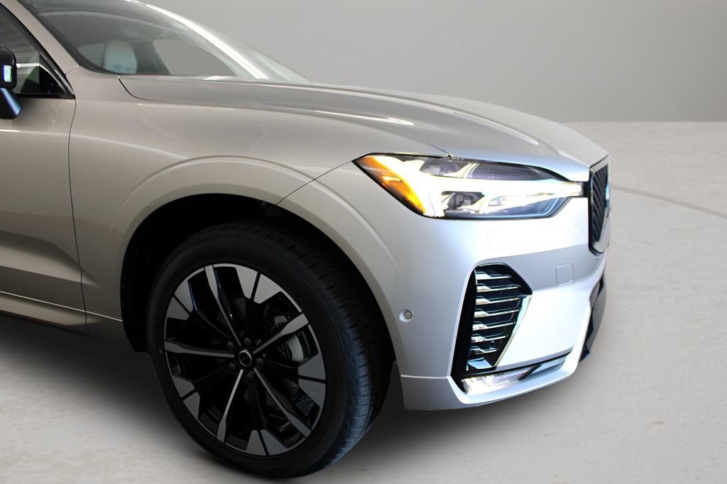 New 2026 Volvo XC60 B5 Plus w/ Protection Package Premier AWD/4WD image 20