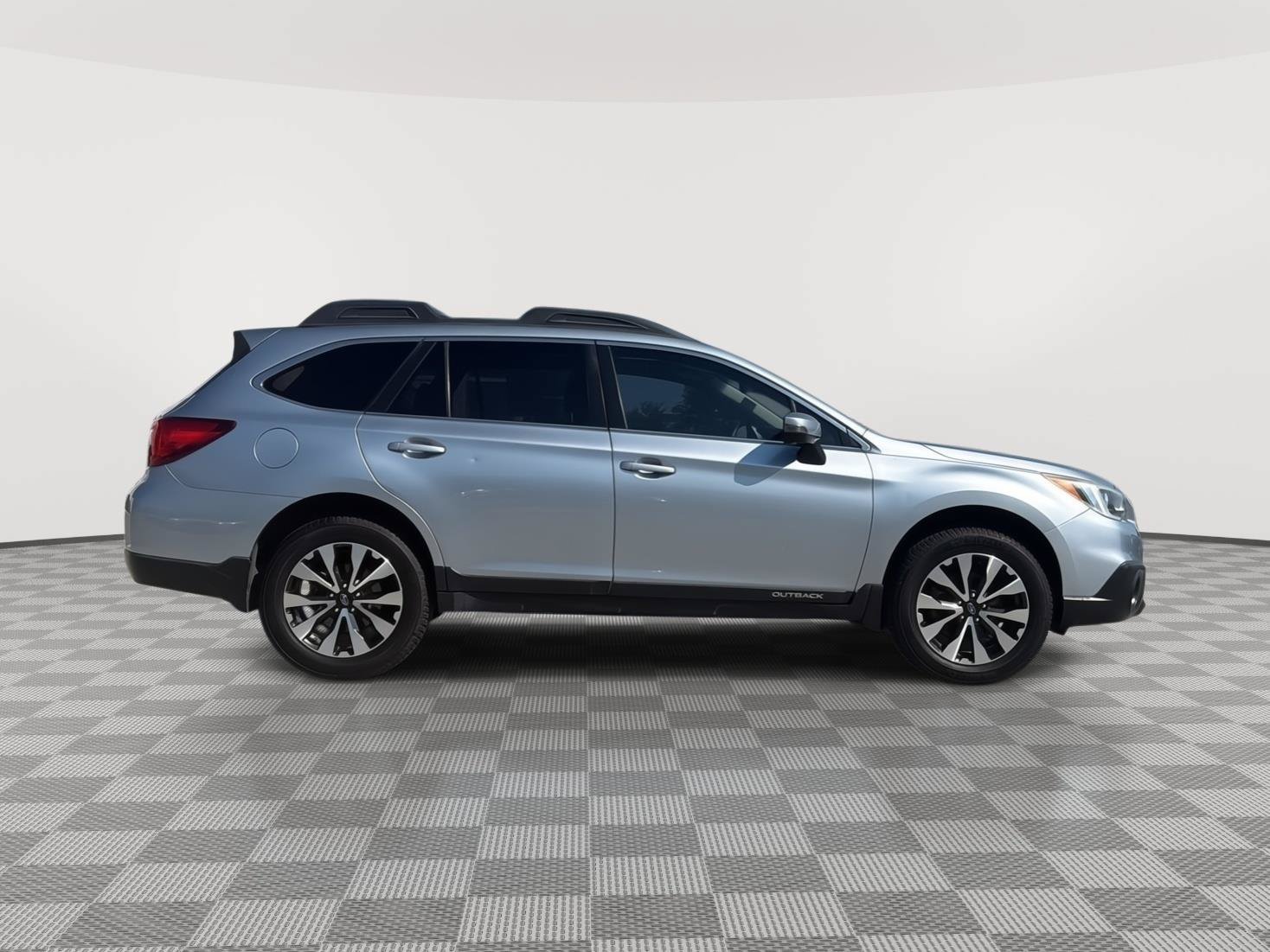 Used 2017 Subaru Outback 2.5i Limited w/ Popular Package #5 AWD/4WD image 4