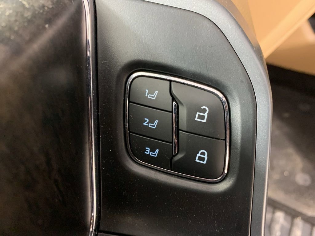 Used 2022 Ford F150 Lariat w/ Equipment Group 502A High image 16