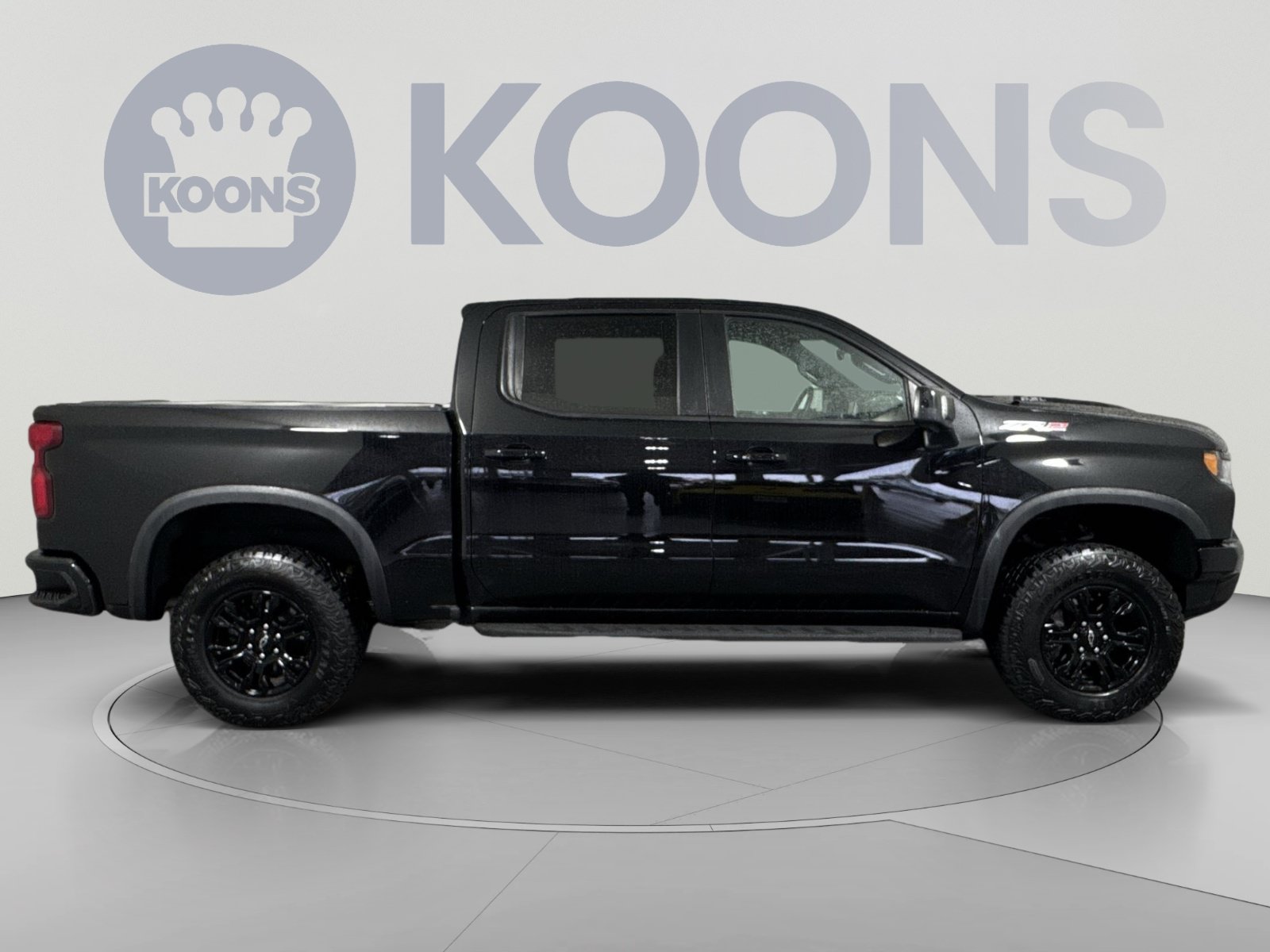 Used 2024 Chevrolet Silverado 1500 ZR2 w/ Technology Package AWD/4WD image 8