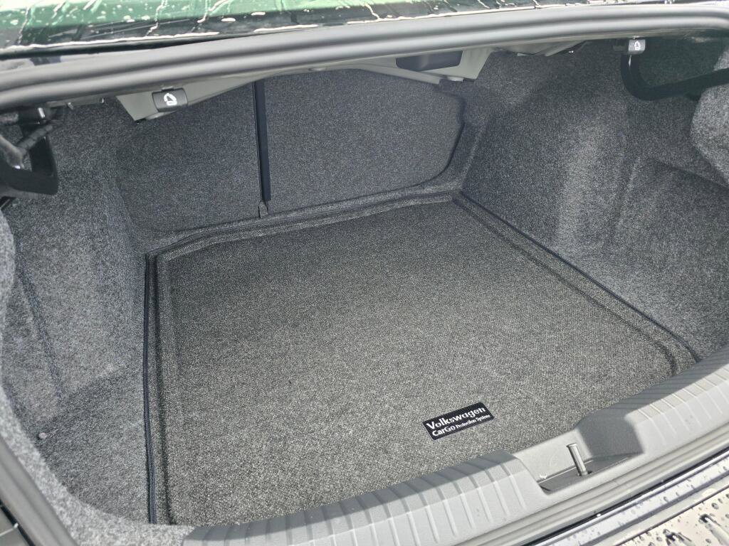 New 2026 Volkswagen Jetta SE image 17