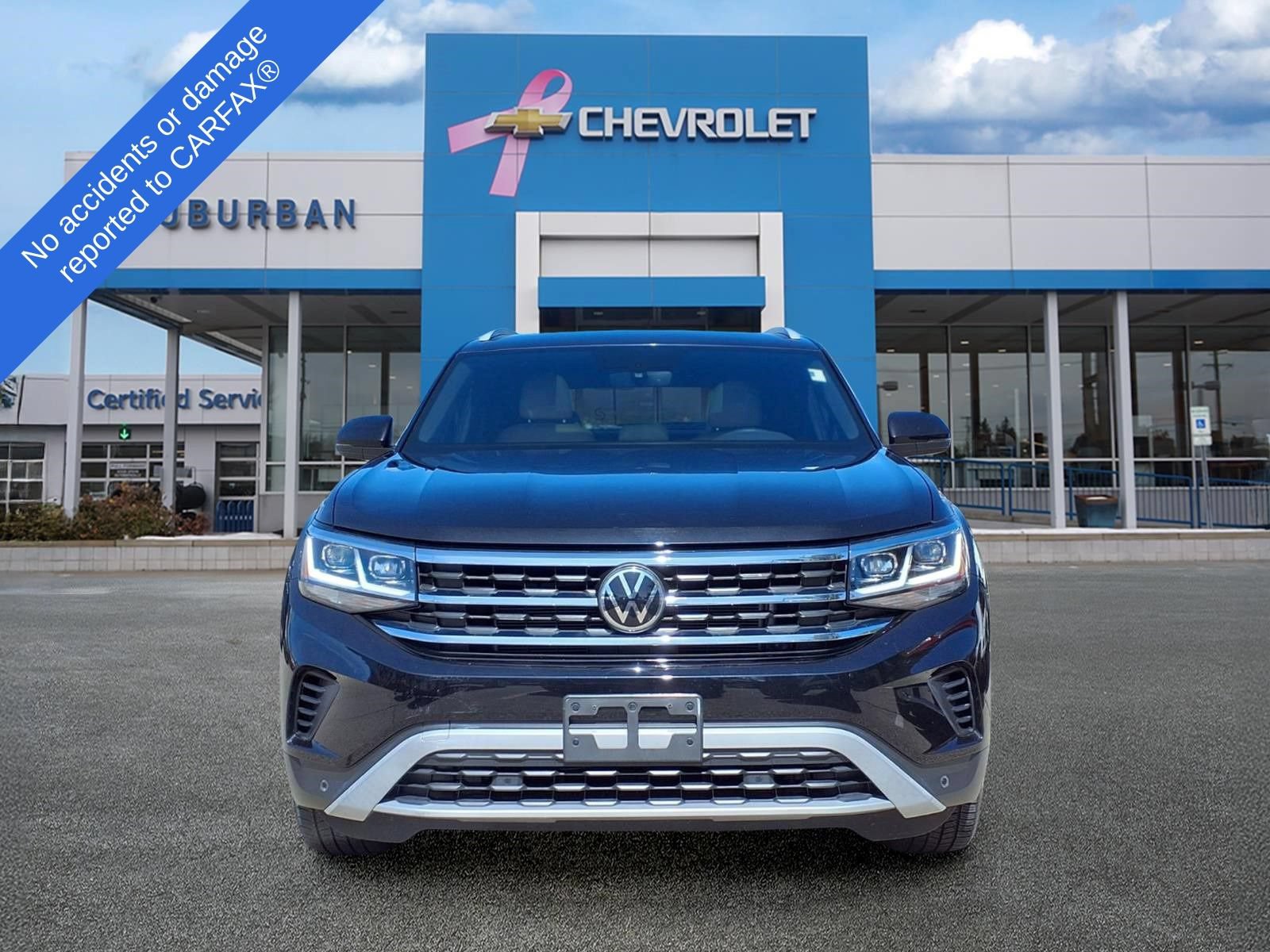 Used 2020 Volkswagen Atlas Cross Sport SE w/ Panoramic Sunroof Package AWD/4WD image 2