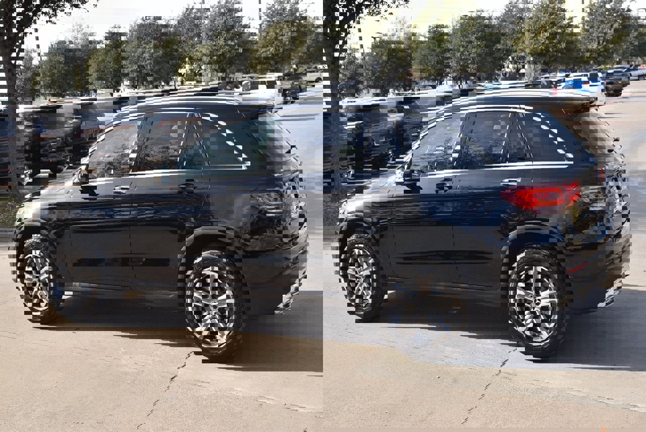 Used 2022 Mercedes-Benz GLC 300 image 11