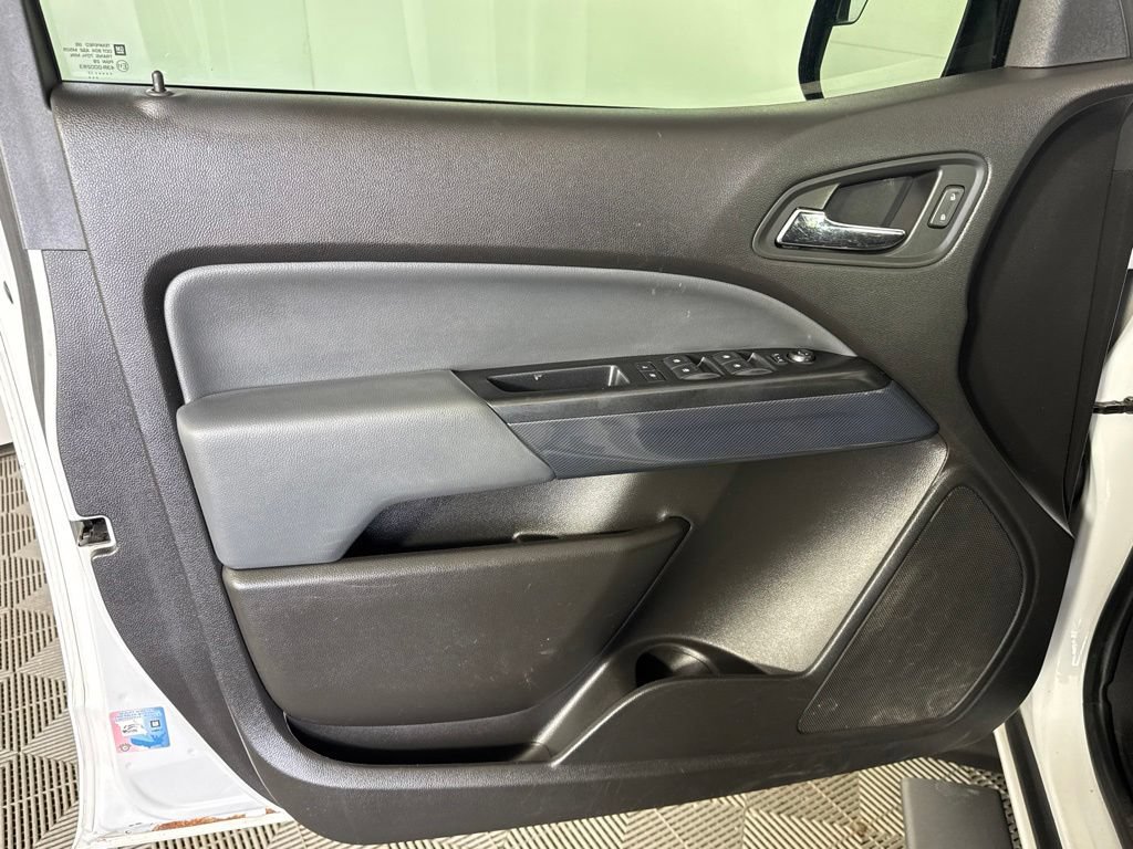 Used 2017 Chevrolet Colorado Z71 AWD/4WD image 32