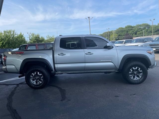 Used 2022 Toyota Tacoma TRD Off-Road AWD/4WD image 4
