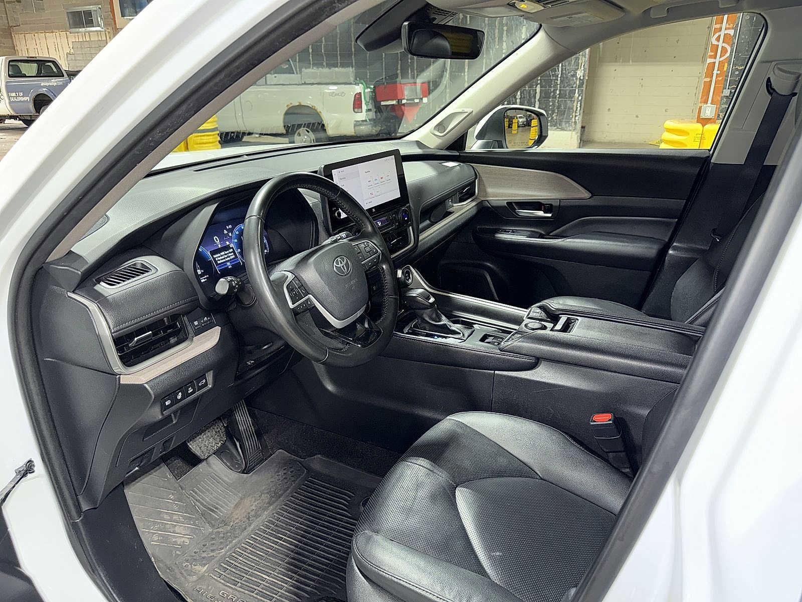 Certified 2024 Toyota Grand Highlander Limited image 33