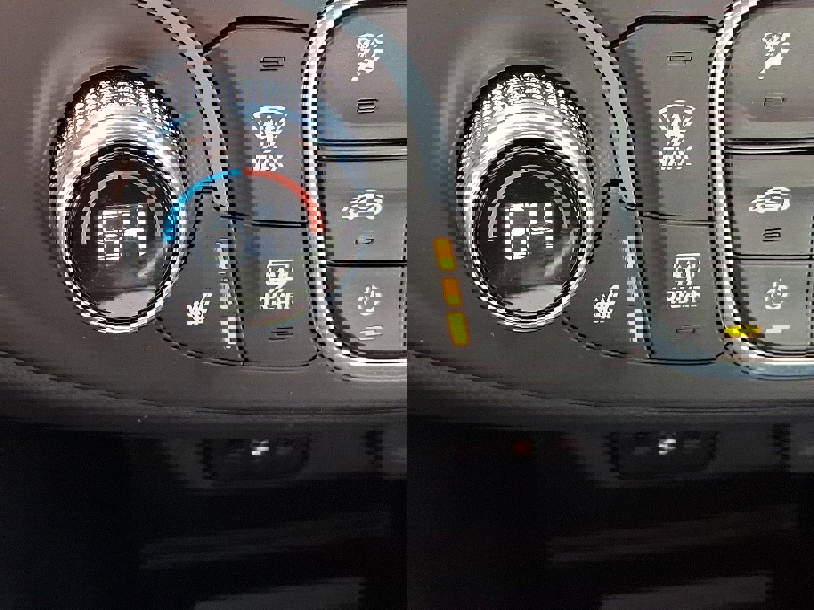 Used 2023 Chevrolet Traverse LT w/ Midnight/Sport Edition image 24