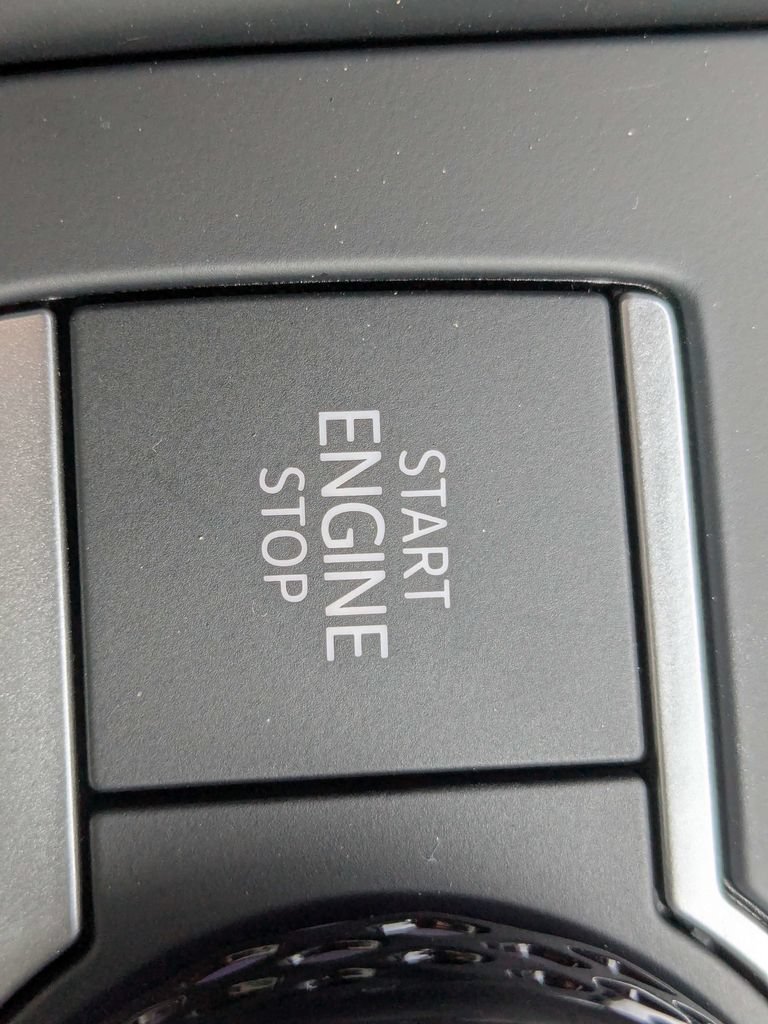 New 2026 Volkswagen Tiguan SE R-Line FWD image 43