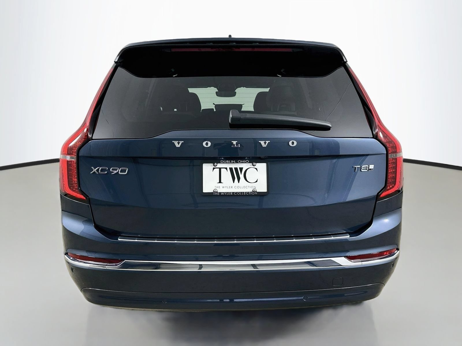 New 2026 Volvo XC90 T8 Plus w/ Protection Package Premier AWD/4WD image 6