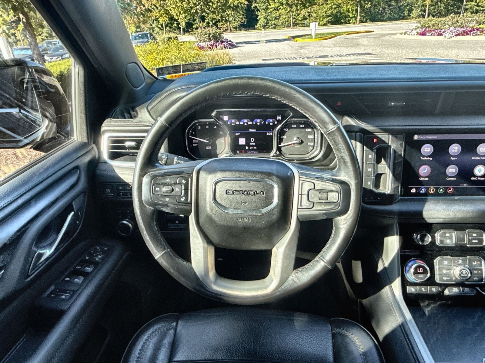 Used 2021 GMC Yukon Denali w/ Denali Premium Package AWD/4WD image 16