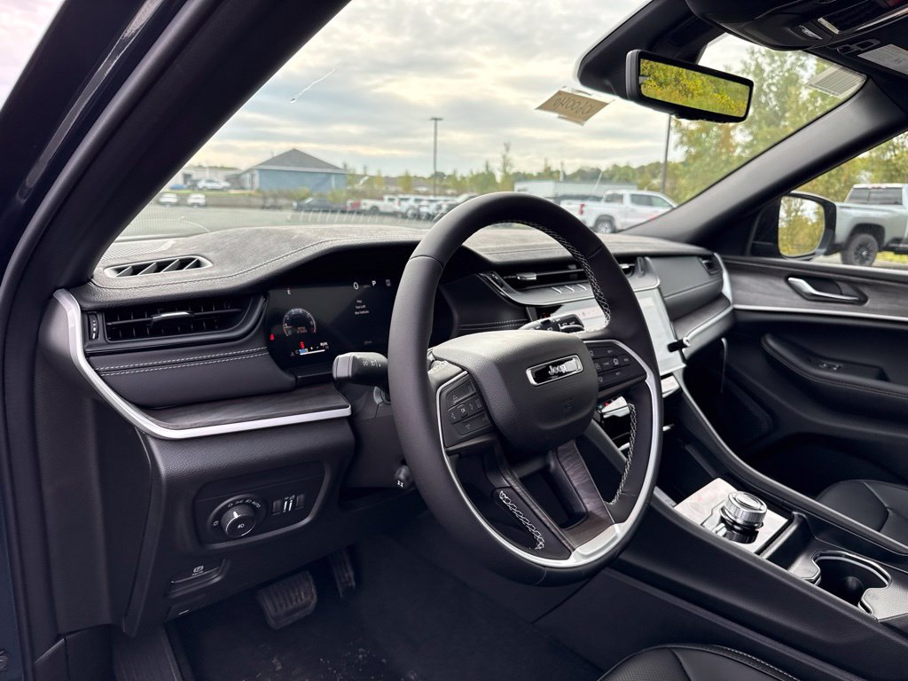 New 2027 Jeep Grand Cherokee L Limited AWD/4WD image 29
