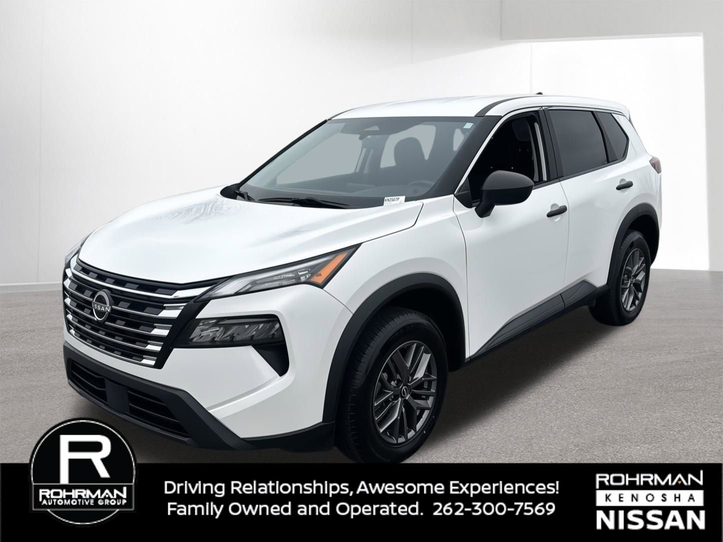 Used 2024 Nissan Rogue S image 1