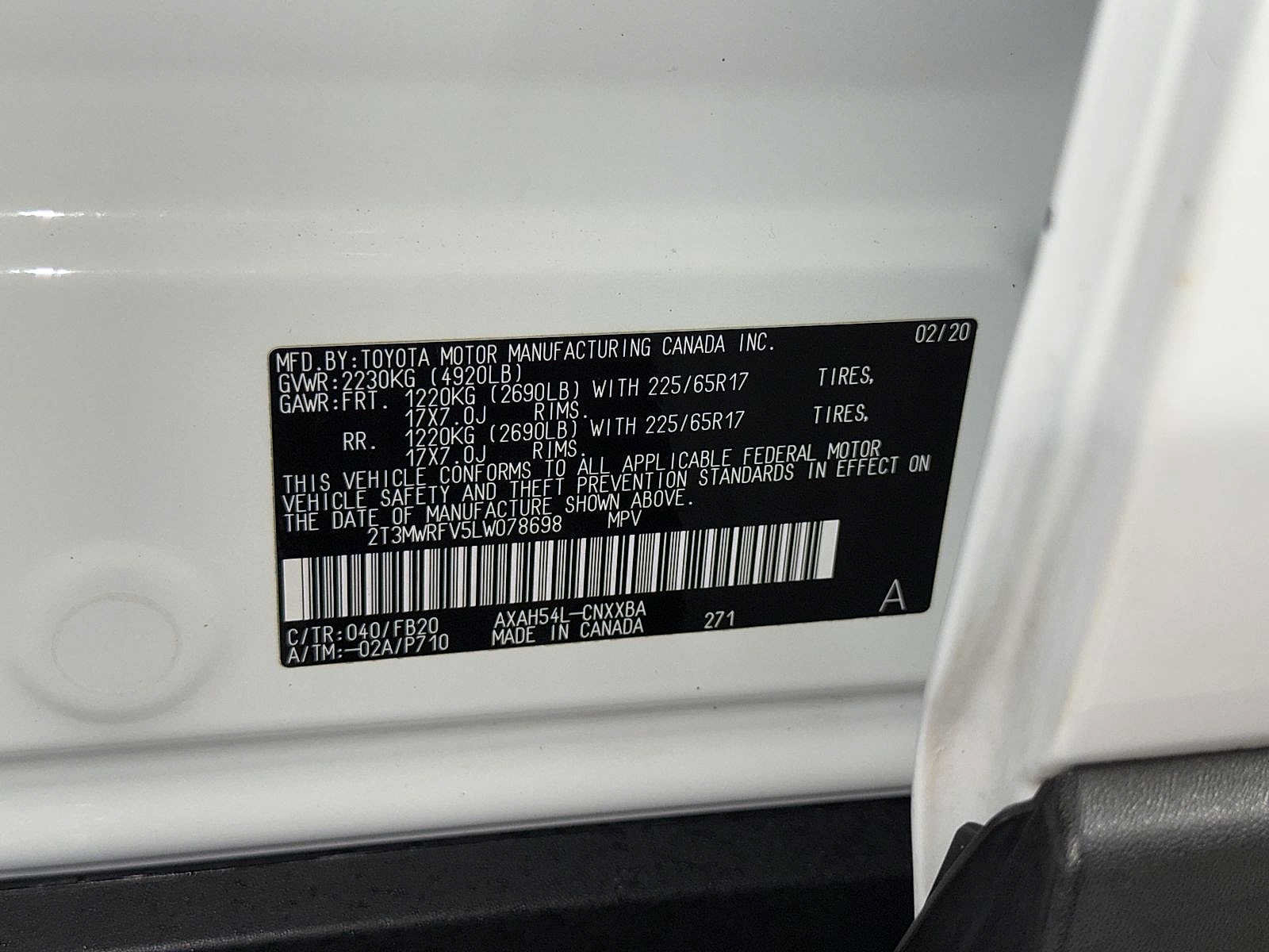 Used 2020 Toyota RAV4 LE w/ Carpet Mat Package AWD/4WD image 14
