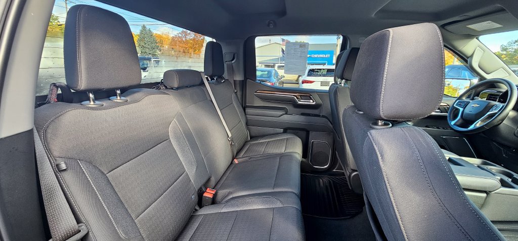 Used 2023 Chevrolet Silverado 1500 LT AWD/4WD image 24