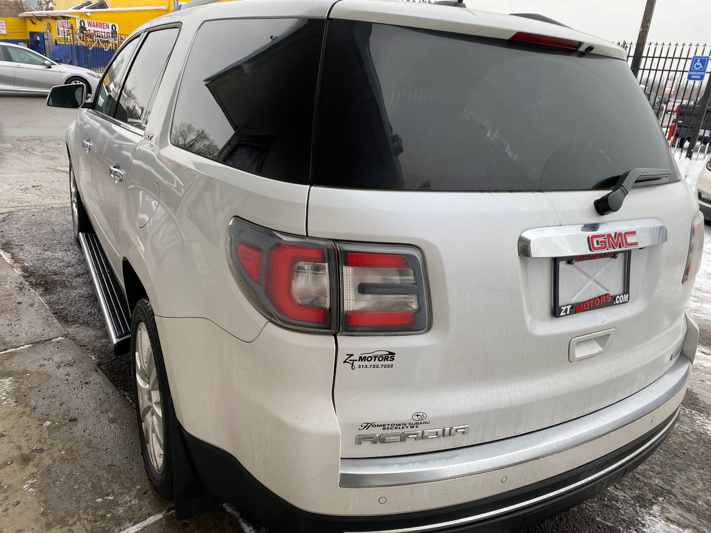 Used 2016 GMC Acadia SLT w/ Premium Edition image 2