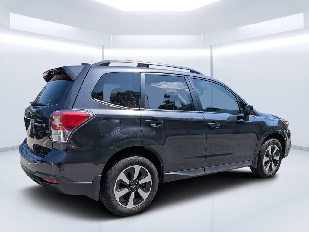 Used 2018 Subaru Forester 2.5i Premium AWD/4WD image 3