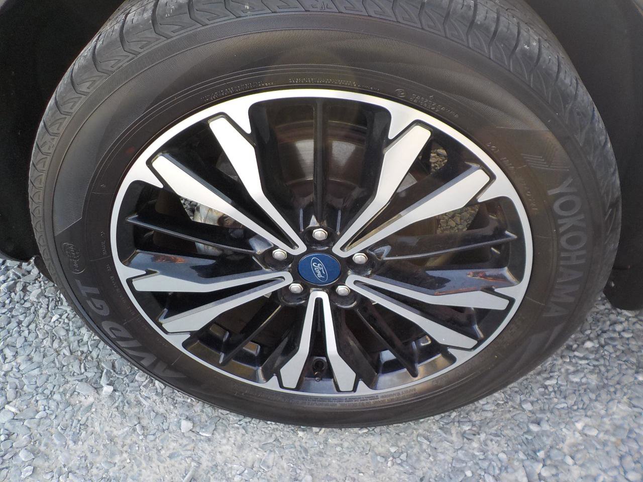 Used 2021 Ford Escape SE w/ SE Sport Appearance Package image 29