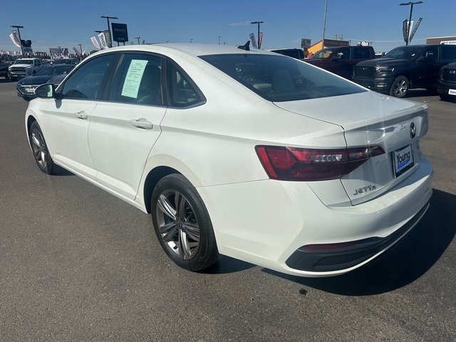 Used 2022 Volkswagen Jetta SE image 6