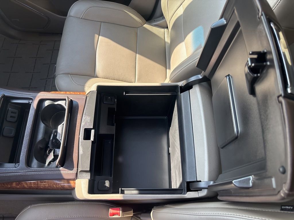 Used 2018 Chevrolet Suburban Premier image 40