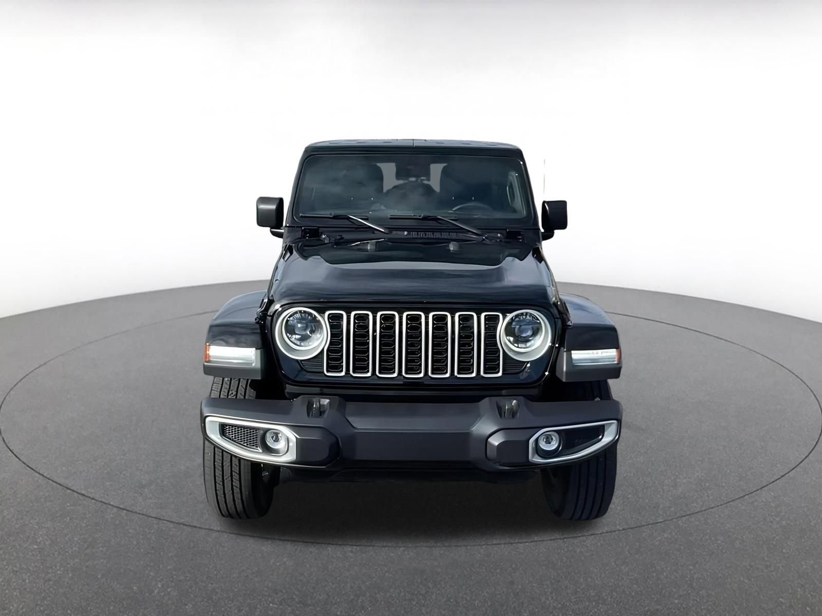 Used 2025 Jeep Wrangler Sahara image 3
