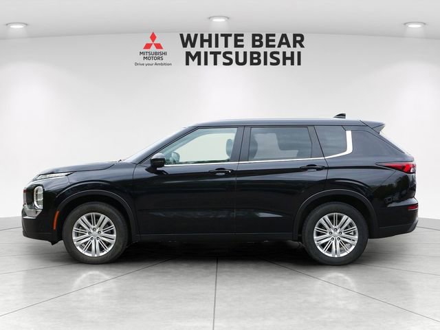 Used 2023 Mitsubishi Outlander ES FWD image 3