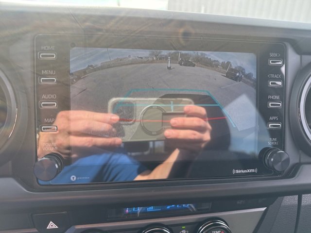 Used 2021 Toyota Tacoma TRD Sport w/ Technology Package image 19