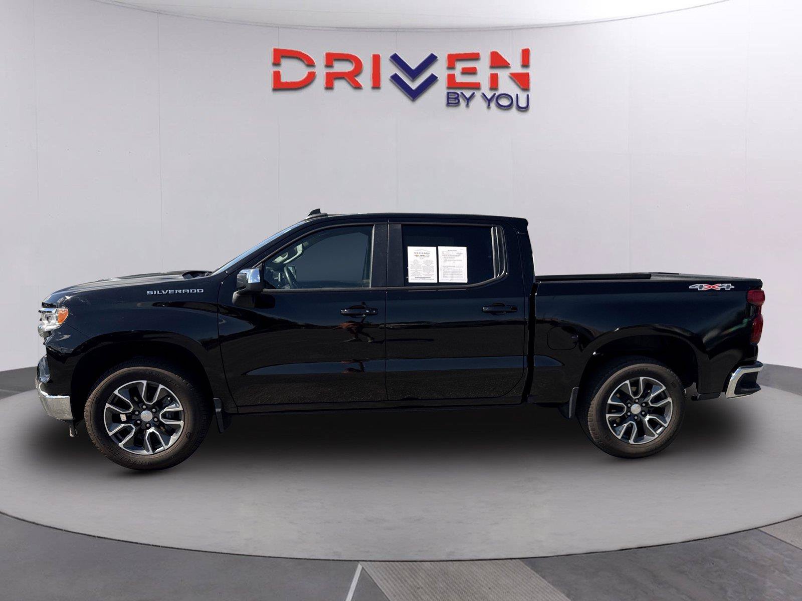 Used 2024 Chevrolet Silverado 1500 LT AWD/4WD image 7
