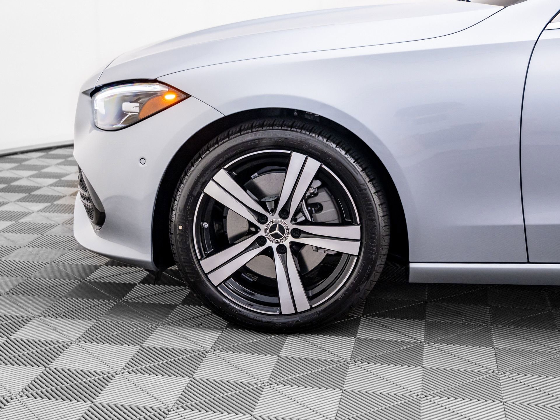 New 2025 Mercedes-Benz C 300 4MATIC Sedan image 31