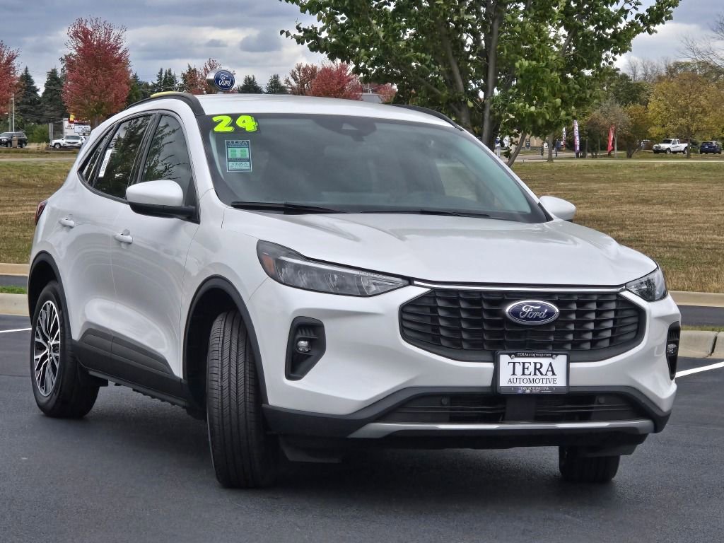 Used 2024 Ford Escape SE image 3