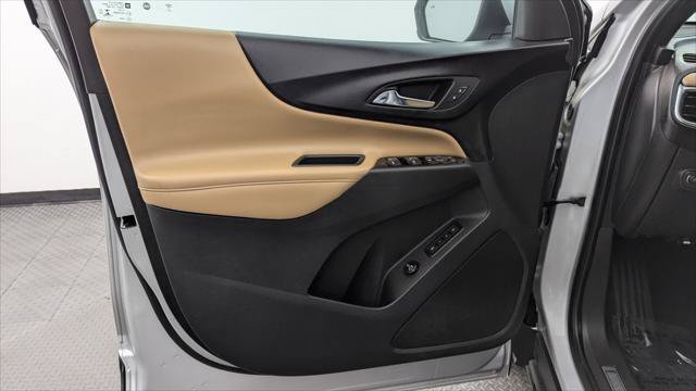 Used 2022 Chevrolet Equinox Premier AWD/4WD image 13
