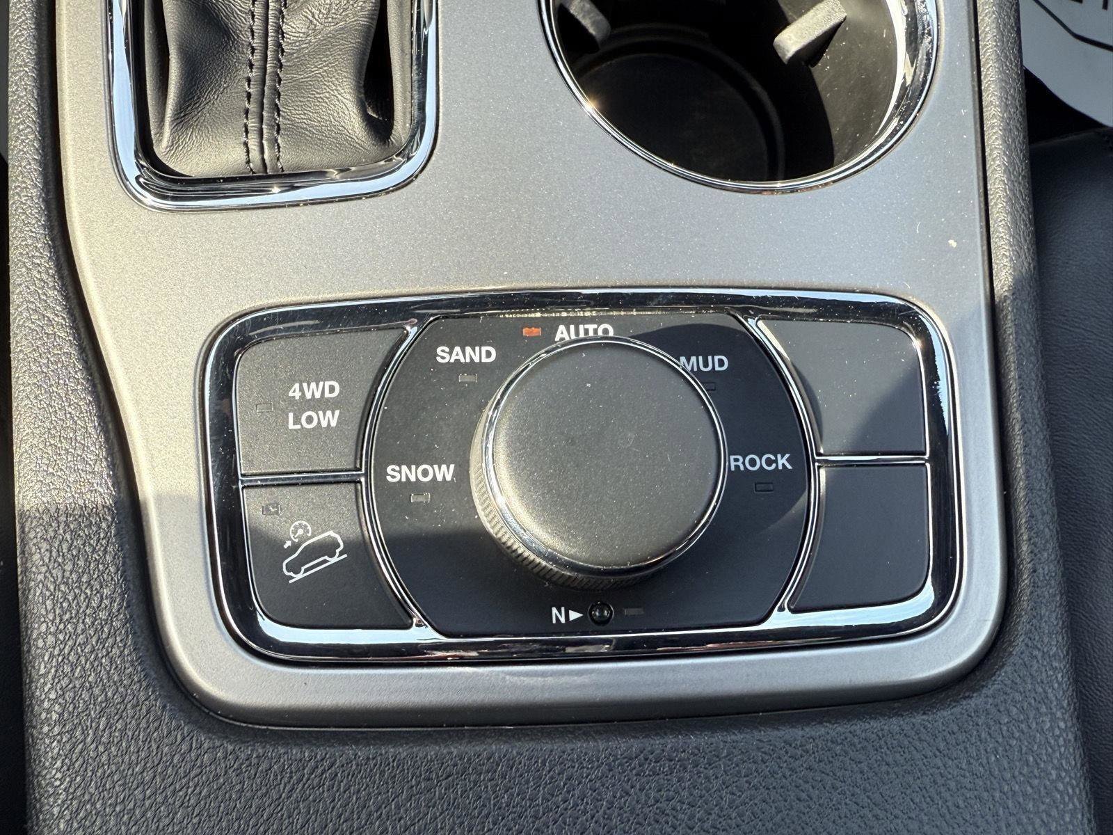 Used 2021 Jeep Grand Cherokee Limited image 18