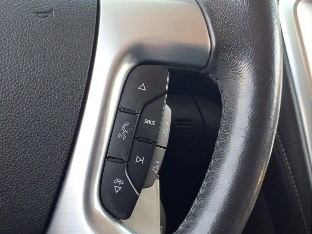 Used 2015 GMC Acadia SLT image 25