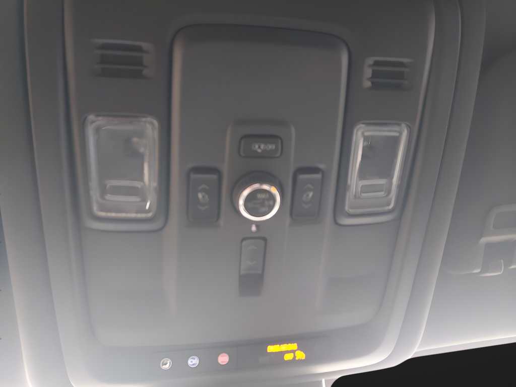 Used 2025 Chevrolet Tahoe Premier AWD/4WD image 17